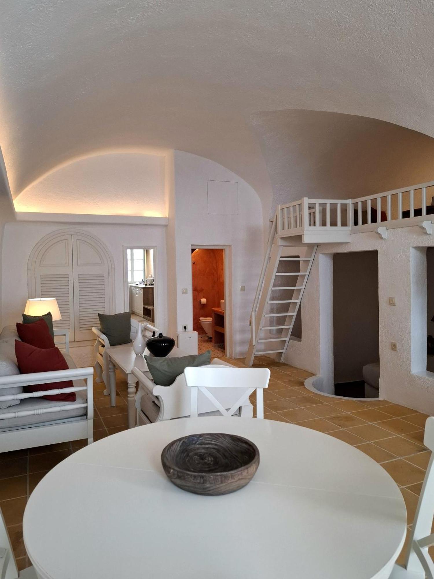 Mardanza Krokos Suites Imerovigli  Dış mekan fotoğraf